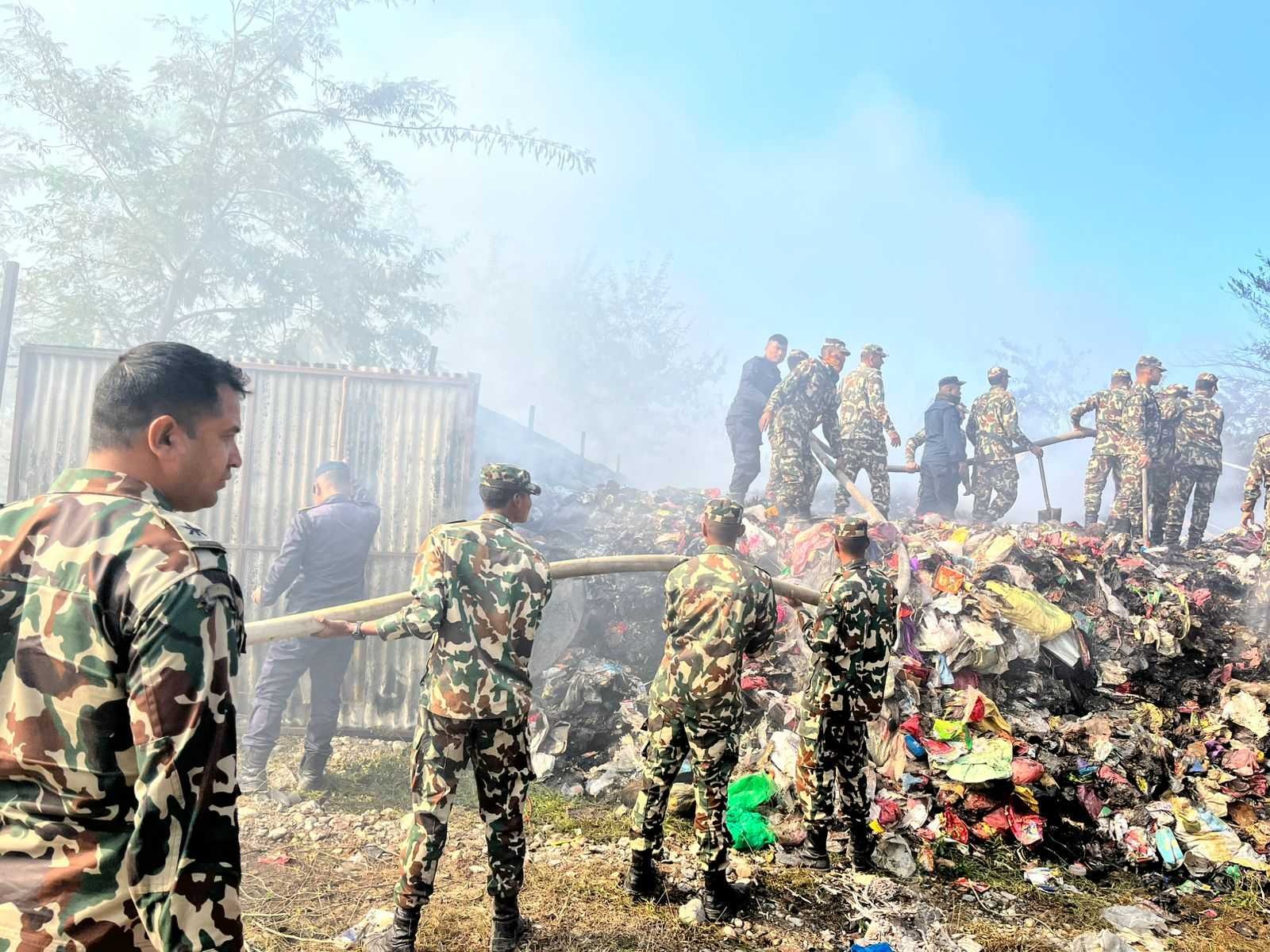 सेनाद्वारा दुर्घटनामा उद्धार र आगलागी नियन्त्रण