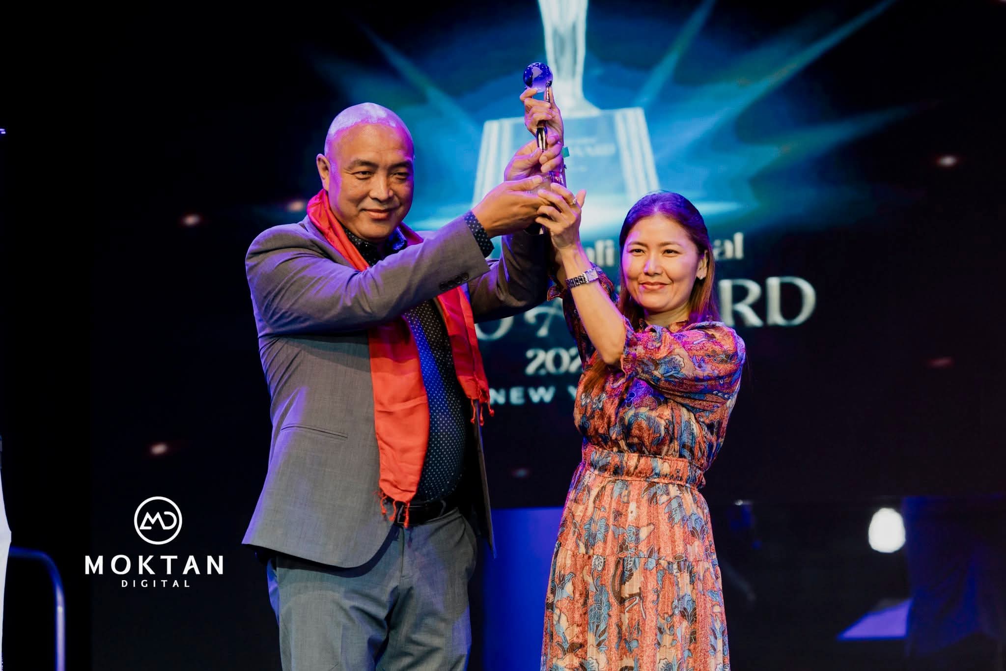 पासाङ नुरु शेर्पाको ‘कोरोना कथा’ ले जित्यो अमेरिकाको बेस्ट बुक अवार्ड