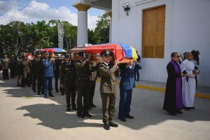 भेनेजुएला आक्रमणमा १०० जनाको मृत्यु