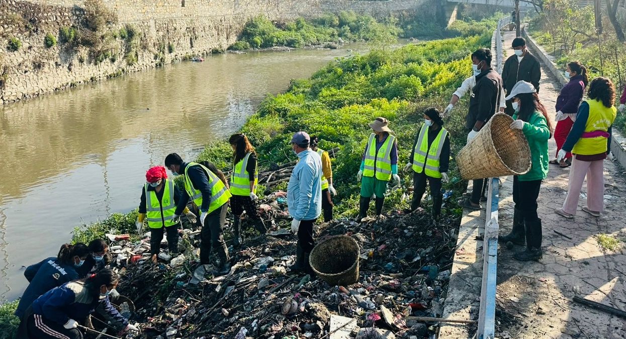 १४ वर्षदेखि निरन्तर वागमति सफाइ अभियान