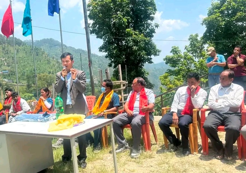 खाँडादेवीको कृष्ण माविका १८२ विद्यार्थीलाई विद्यालय पोशाक वितरण