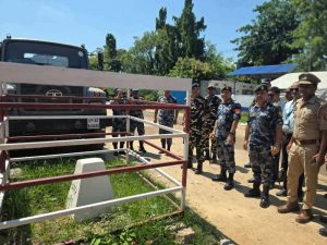 सशस्त्र आईजीपी पौडेलद्वारा लुम्बिनीका सीमा क्षेत्रको निरीक्षण : सीमा अपराध नियन्त्रणमा निर्मम बन्न कडा निर्देशन