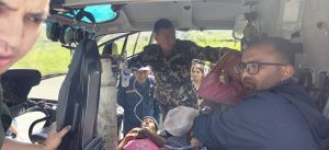नेपाली सेनाद्वारा बझाङ जीप दुर्घटनाका गम्भीर घाइतेको हवाई उद्धार